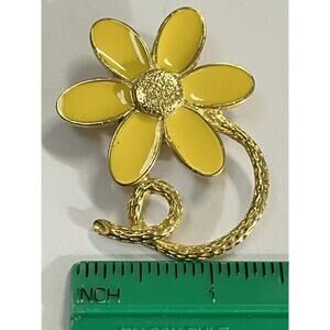 Vintage Gold Tone Yellow Enamel Daisy Flower Brooch Pin Retro